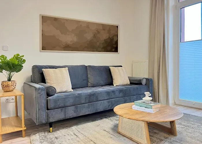 Perlmutt Mit Balkon * Husum (Schleswig-Holstein)